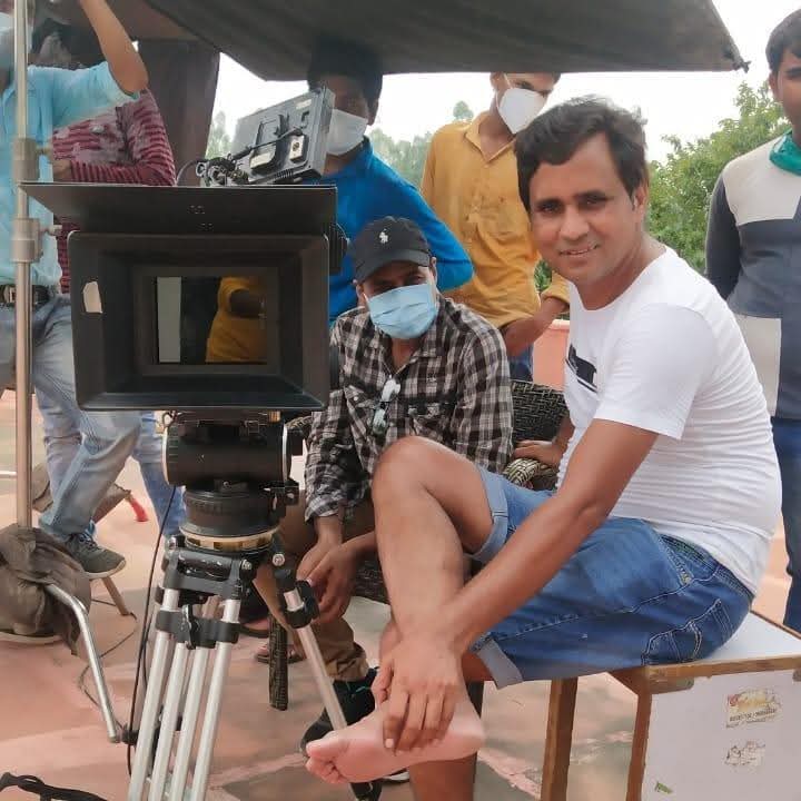 ನಾಲ್ಕು ವರ್ಷಗಳ ಕಾಲ ಲೈಂಗಿಕ ದೌರ್ಜನ್ಯ, ಮೂರು ಬಾರಿ ಗರ್ಭಪಾತ: ಮಹಾ ಕುಂಭಮೇಳದ ವೈರಲ್ ಹುಡುಗಿ ಮೊನಾಲಿಸಾಗೆ ಸಿನಿಮಾ ಆಫರ್ ನೀಡಿದ್ದ ನಿರ್ದೇಶಕ ಸನೋಜ್ ಮಿಶ್ರಾ ವಿರುದ್ಧ ಅತ್ಯಾಚಾರ ಪ್ರಕರಣ ದಾಖಲು,ದೆಹಲಿ ಪೊಲೀಸರಿಂದ ಬಂಧನ!