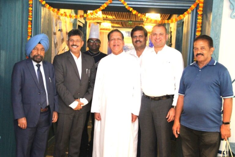 ಇಂದು ಶುಭಾರಂಭಗೊಳ್ಳಲಿರುವ ” ದಿ ಬೋಟ್ ಮ್ಯಾನ್ ಹಬ್ ” ರೆಸ್ಟೋರೆಂಟ್ ಗೆ ದುಬೈನ ಸೈಂಟ್ ಮೇರಿ ಚರ್ಚಿನ ಧರ್ಮಗುರುಗಳ ಭೇಟಿ.