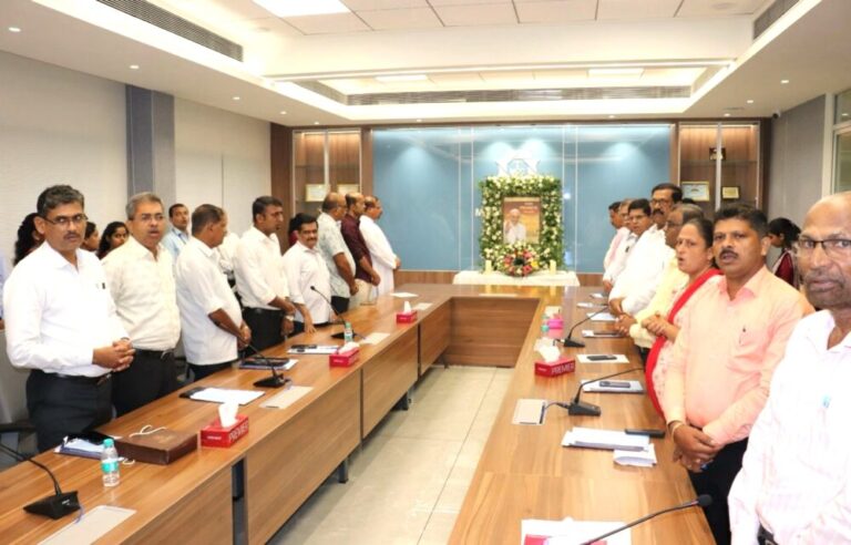 ಕಥೋಲಿಕ್ ಕ್ರೆಸ್ತರ ಪರಮೋಚ್ಚ ಧರ್ಮಗುರು ಪರಮಪೂಜ್ಯ ಪೋಪ್ ಫ್ರಾನ್ಸಿಸ್ರವರಿಗೆ ಎಂ.ಸಿ.ಸಿ ಬ್ಯಾಂಕ್ ವತಿಯಿಂದ ಗೌರವ ನಮನ