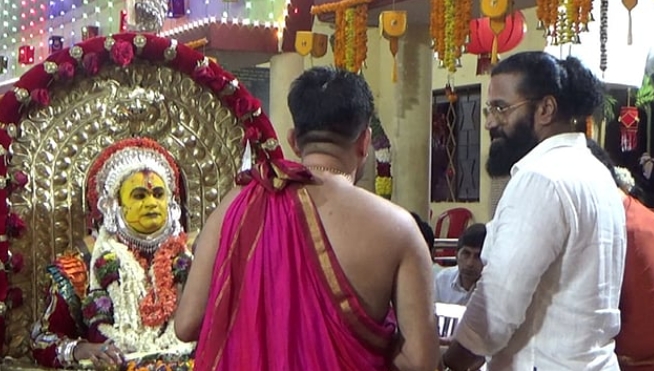 ಜಗತ್ತಿನೆಲ್ಲೆಡೆ ನಿನಗೆ ದುಶ್ಮನ್ ಗಳಿದ್ದಾರೆ, ನಿನ್ನ ಸಂಸಾರ ಹಾಳು ಮಾಡಲು ಯತ್ನಿಸುತ್ತಿದ್ದಾರೆ !ರಿಷಭ್ ಶೆಟ್ಟಿಗೆ ಎಚ್ಚರಿಕೆ ಕೊಟ್ಟ ಕದ್ರಿ ಬಾರೆಬೈಲ್ ವಾರಾಹಿ ಪಂಜುರ್ಲಿ