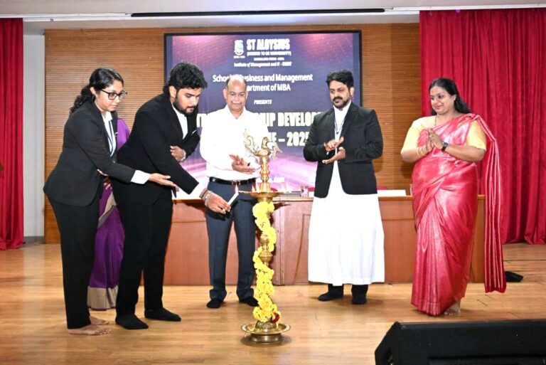 AIMIT ನಲ್ಲಿ ನವೋದ್ಯಮಕ್ಕೆ ನುರಿತ ವಿದ್ಯಾರ್ಥಿಗಳಿಗಾಗಿ ಆಯೋಜಿಸಲಾದ ‘ಇಗ್ನೈಟಿಂಗ್ ಇನೋವೇಷನ್: ಎಂಟರ್ಪ್ರೈನರ್ಶಿಪ್ ಡೆವಲಪ್ಮೆಂಟ್ ಪ್ರೋಗ್ರಾಂ 2025’