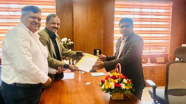 ವಿವಿಧ ಬೇಡಿಕೆಗಳ ಈಡೇರಿಕೆಗೆ ಒತ್ತಾಯಿಸಿ ಅನಿವಾಸಿ ಕನ್ನಡಿಗರ ವೇದಿಕೆ ಬಹರೈನ್ ನಿಂದ ಉಡುಪಿ-ದ.ಕ. ಜಿಲ್ಲಾಧಿಕಾರಿಗೆ ಮನವಿ