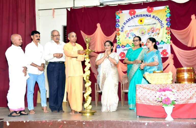 ಶ್ರೀ ರಾಮಕೃಷ್ಣ ಶಿಕ್ಷಣ ಸಂಸ್ಥೆಯಲ್ಲಿ ವಿದ್ಯಾರ್ಥಿಗಳಿಗೆ ಮಧ್ಯಾಹ್ನದ ಬಿಸಿಯೂಟದ ಅಕ್ಷಯ ಪಾತ್ರೆ ಯೋಜನೆಯ ಉದ್ಘಾಟನೆ.