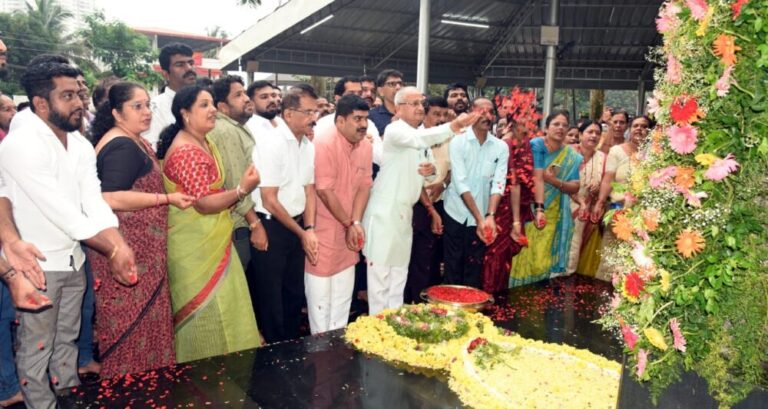 ಕಾರ್ಗಿಲ್ ವಿಜಯ ದಿವಸದ ಅಂಗವಾಗಿ ಮಂಗಳೂರು ಬಿಜೆಪಿ ಯುವ ಮೋರ್ಚಾದ ವತಿಯಿಂದ ಹುತಾತ್ಮ ಯೋಧರಿಗೆ ಗೌರವ ವಂದನೆ.