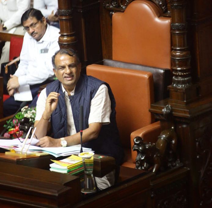 ಸದನದಲ್ಲಿ ಯಶಸ್ವಿಯಾಗಿ ಕಲಾಪ ನಡೆಸಿಕೊಟ್ಟ ಶಾಸಕ ಮಂಜುನಾಥ ಭಂಡಾರಿ!