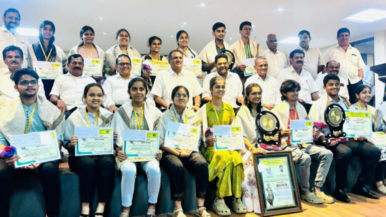 SCDCC ಬ್ಯಾಂಕ್ ವತಿಯಿಂದ ಪ್ರತಿಭಾನ್ವಿತ ವಿದ್ಯಾರ್ಥಿಗಳಿಗೆ ಪ್ರತಿಭಾ ಪುರಸ್ಕಾರ ಹಾಗೂ ವಿದ್ಯಾರ್ಥಿವೇತನ ವಿತರಣೆ.