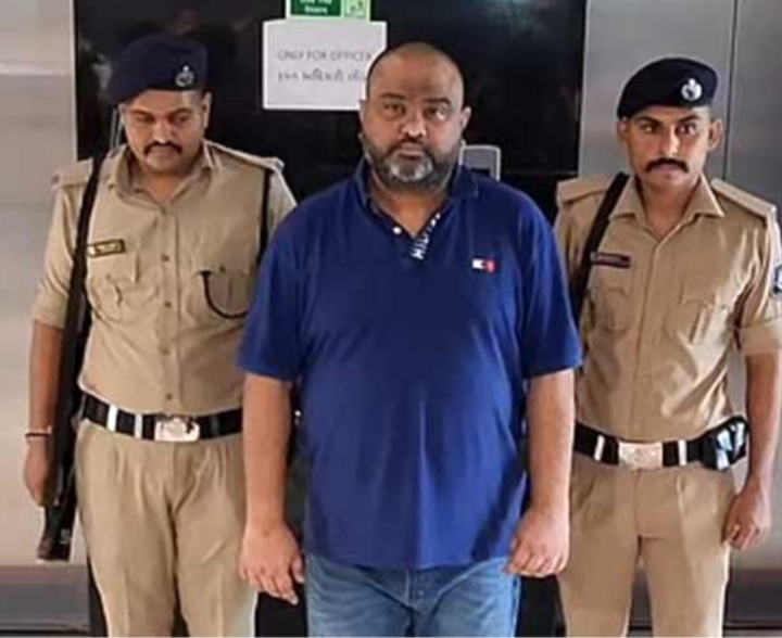 ದುಬೈಯಿಂದ 2,300 ಕೋಟಿ ರೂ. ಕ್ರಿಕೆಟ್ ಬೆಟ್ಟಿಂಗ್ ಹಗರಣದ ಕಿಂಗ್ಪಿನ್ ಹರ್ಷಿತ್ ಬಾಬುಲಾಲ್ ಜೈನ್ ಭಾರತಕ್ಕೆ ಗಡಿಪಾರು !