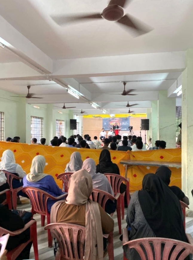 ಕಾಸರಗೋಡು ಕಾಲೇಜಿನಲ್ಲಿ ಅಪಘಾನಿಸ್ತಾನದ ಶರಿಯಾ ಕಾನೂನು : ಮುಸ್ಲಿಂ ವಿದ್ಯಾರ್ಥಿನಿಯರು ಪರದೆಯ ಹಿಂದೆ – ಹುಡುಗರು ಮುಂದೆ !