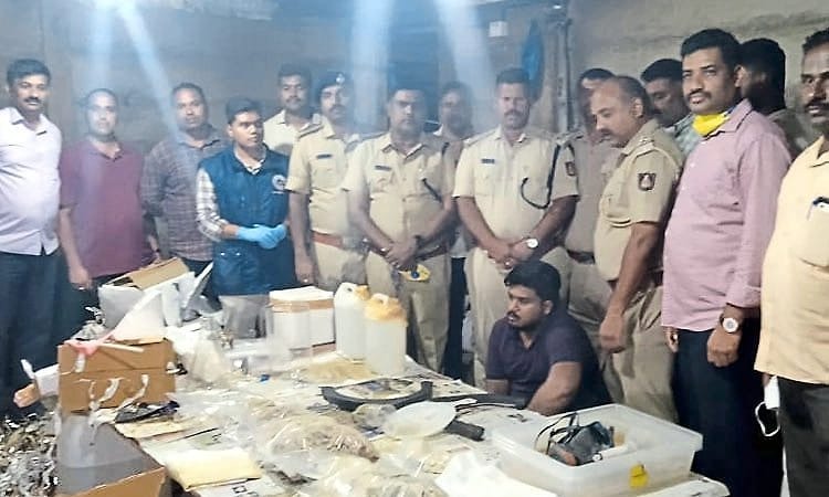 ಹುಣಸೂರು: ಕೋಟ್ಯಾಂತರ ರೂ ಬೆಲೆಬಾಳುವ ಸೆಂತೆಟಿಕ್ಸ್ ಡ್ರಗ್ಸ್ ಪತ್ತೆ.