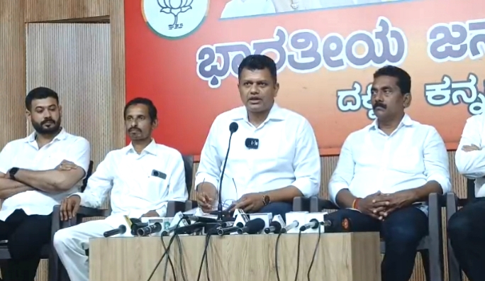 “ನಾರಿಶಕ್ತಿ ವಂದನ್ “ಅಧಿನಿಯಮ ದೇಶದ ಮಾತೃಶಕ್ತಿಗೆ ಸಲ್ಲಿಸಿದ ಗೌರವವಾಗಿದೆ ; ಕಾಂಗ್ರೆಸ್, ಮಿತ್ರಪಕ್ಷಗಳು ಜನರನ್ನು ತಪ್ಪುದಾರಿಗೆಳೆಯುತ್ತಿದೆ – ಸಂಸದ ಬ್ರಿಜೇಶ್ ಚೌಟ