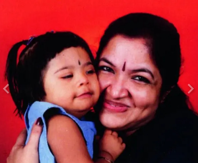 “ನನ್ನ ಹೃದಯದಲ್ಲಿ ನಿನ್ನ ನೆನಪು ಶಾಶ್ವತ ಮಗಳೇ” : ತನ್ನ ಭಾವನಾತ್ಮಕ ಪೋಸ್ಟ್ನಲ್ಲಿ ದಿವಂಗತ ಮಗಳನ್ನು ನೆನಪಿಸಿಕೊಂಡ ಗಾಯಕಿ ಕೆ.ಎಸ್ ಚಿತ್ರಾ…!
