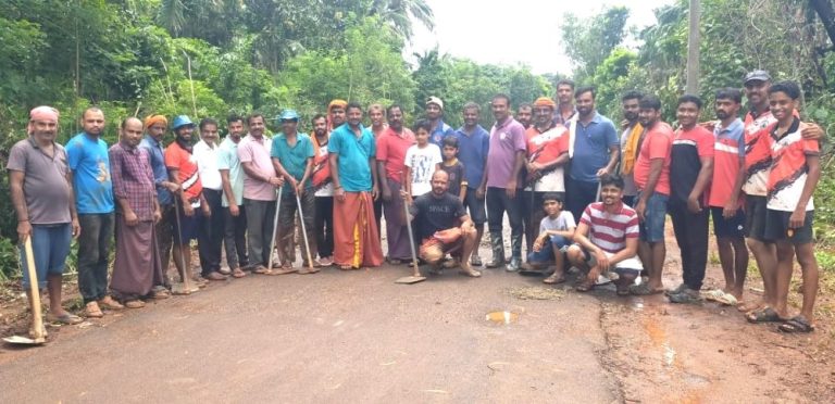 ಹೊಂಡಮಯ ರಸ್ತೆಗೆ ಸ್ಥಳೀಯರಿಂದ ಶ್ರಮದಾನ; ಮಣ್ಣು-ಜಲ್ಲಿ ತುಂಬಿಸಿ ಸಂಚಾರಕ್ಕೆ ಅನುಕೂಲ