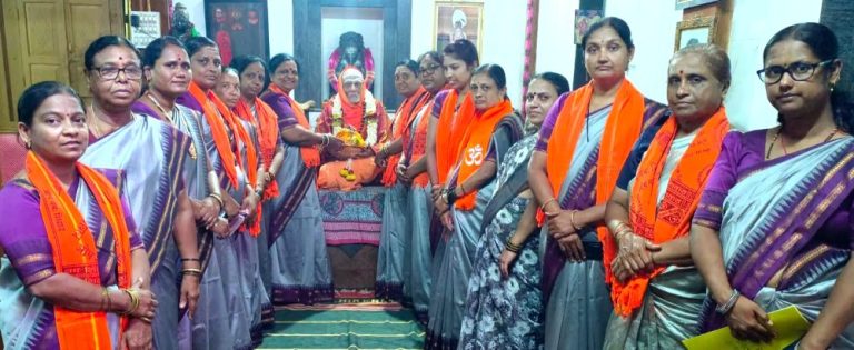 ‘ನಿತ್ಯ ರುದ್ರ ಪಠಣದಿಂದ ಬದುಕಿಗೆ ಪ್ರಸನ್ನತೆ’ ಅಮ್ಮಿನಬಾವಿ ಸಂಸ್ಥಾನ ಪಂಚಗೃಹ ಹಿರೇಮಠದ ಹಿರಿಯಶ್ರೀ ಶಾಂತಲಿ0ಗ ಶಿವಾಚಾರ್ಯರ ನುಡಿ