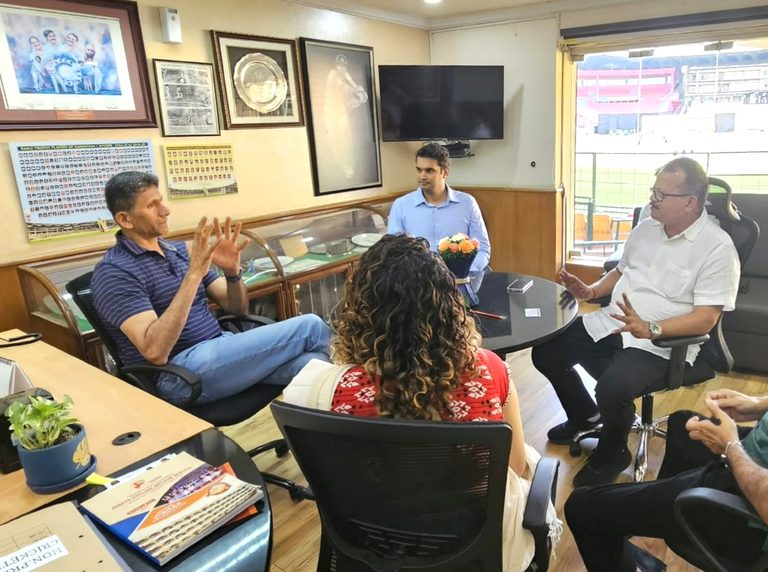 ಮಂಗಳೂರಿನಲ್ಲಿ ಅಂತಾರಾಷ್ಟ್ರೀಯ ಕ್ರಿಕೆಟ್ ಸ್ಟೇಡಿಯಂ : ಮುಡಾ ಅಧ್ಯಕ್ಷರೊಂದಿಗೆ KSCA ಅಧ್ಯಕ್ಷ ,ಮಾಜಿ ಕ್ರಿಕೆಟಿಗ ವೆಂಕಟೇಶ್ ಪ್ರಸಾದ್ ಚರ್ಚೆ