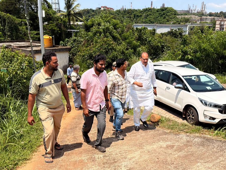 ಎಂಆರ್ಪಿಎಲ್ ಸ್ಫೋಟದ ಪರಿಣಾಮ: ಕಳವಾರು ಮಸೀದಿಗೆ ಐವನ್ ಡಿ’ಸೋಜಾ ಭೇಟಿ
