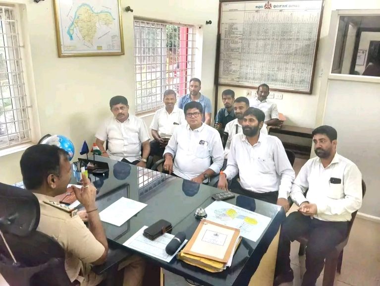 ಎಸ್ಐಆರ್ ಪ್ರಕ್ರಿಯೆಗೆ ಸಂಬಂಧಿಸಿದ ಎಫ್ಐಆರ್: ಕಾವೂರು ಪೊಲೀಸ್ ಠಾಣೆಗೆ ಬಿಜೆಪಿ ಕಾನೂನು ಪ್ರಕೋಷ್ಠದ ಭೇಟಿ