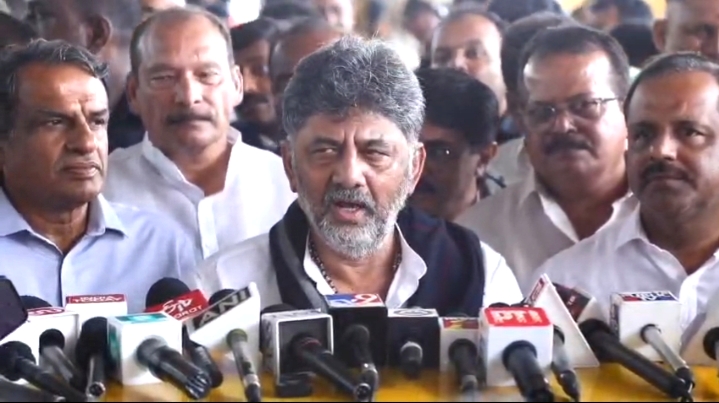 ಸ್ಟಿಂಗ್ ಆಪರೇಷನ್ ಬಗ್ಗೆ ಪ್ರತಿಕ್ರಿಯೆಯನ್ನು ನಿರಾಕರಿಸಿದ ಡಿಕೆಶಿ; ಕಂಬಳ, ತುಳುನಾಡಿನ ಟ್ಯಾಬ್ಲೋ ಮೈಸೂರು ದಸರಾದ ಭಾಗ.!